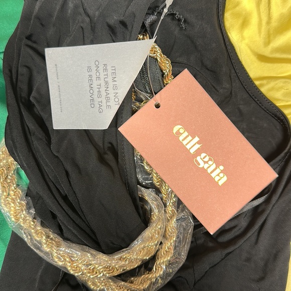 NWT REVOLVE Grecia Gown in Black
Cult Gaia 🔥OUT OF STOCK ON REVOLVE 🔥 - Picture 6 of 7